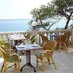 Hotel Grifeu Y Restaurant - Costa Brava 3*