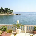 Hotel Grifeu Y Restaurant - Costa Brava Otel Llança