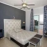 Hotel Grifeu Y Restaurant - Costa Brava 3*
