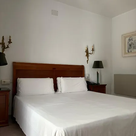 Grifeu Hotel Llança