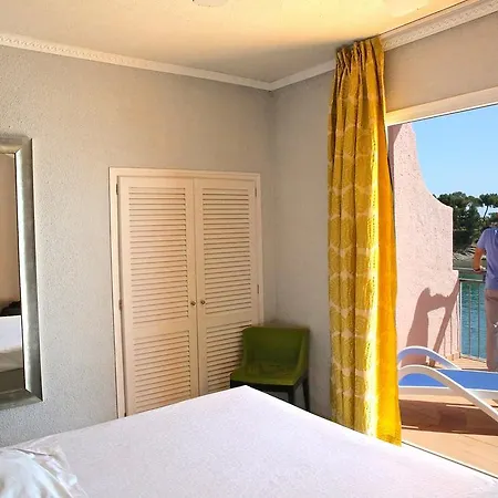 Grifeu Hotel 3*