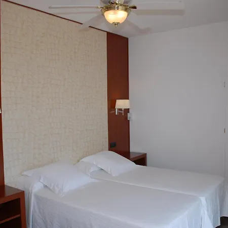Hotel Grifeu Y Restaurant - Costa Brava