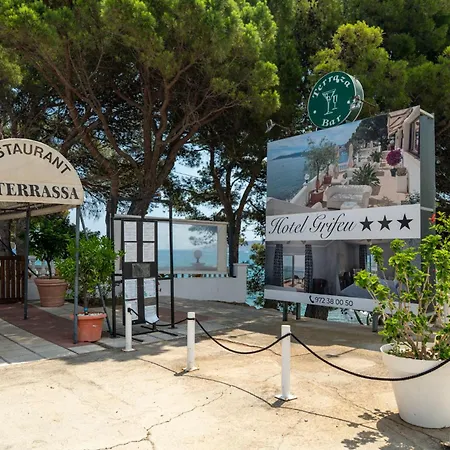 Hotel Grifeu Y Restaurant - Costa Brava Hotel Llança