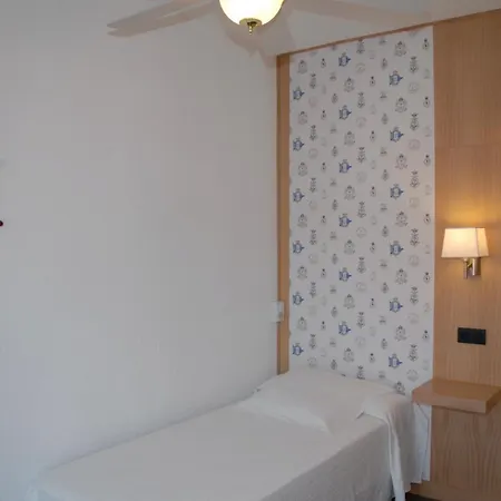 Hotel Grifeu Y Restaurant - Costa Brava Llança