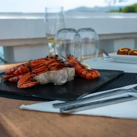 Hotel Grifeu Y Restaurant - Costa Brava 3*